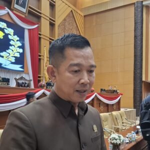 Victor Dorong Pengembangan Desa Pampang sebagai Ikon Wisata Samarinda