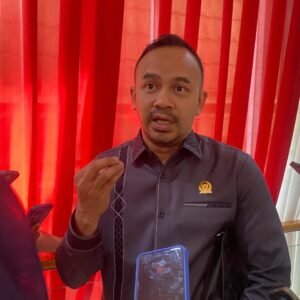 Anggota DPRD Soroti Kantor Lurah Karang Mumus yang Belum Permanen