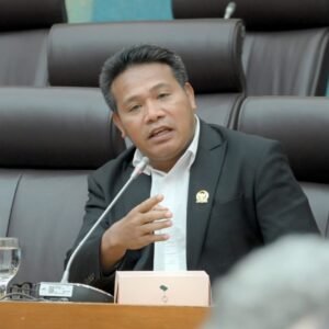 Komisi XII DPR Soroti Antrean Pertalite di Kaltim, Usul Semua SPBU Kembali Layani BBM Subsidi